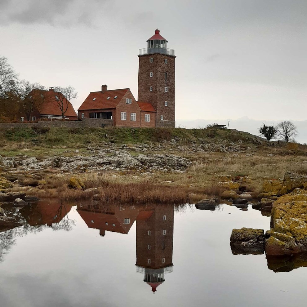 Dagens billede: Flot fyr der spejler sig