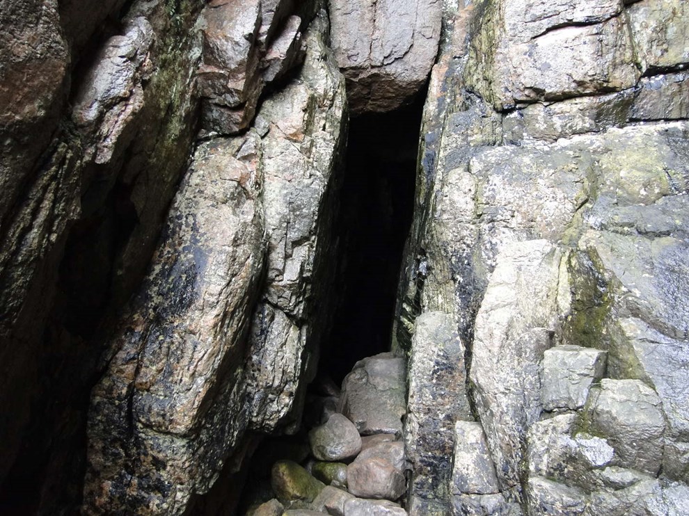 Bornholmske grotter og huler med lysende mos