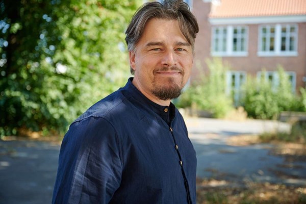 Jeg er lige her, Birte Skot-Hansen