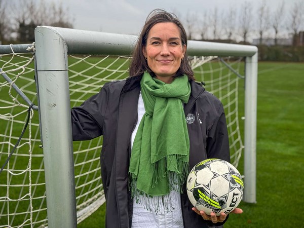 Fra badehotel til fodboldbanen: Derfor skifter hun karrierevej Fra badehotel til fodboldbanen: Derfor skifter hun karrierevej