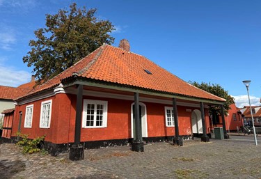 Historisk bygning til salg i Rnne