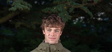 20-årige Emil vil ind i politik: 'Jeg håber, at der kan blive luftet ud'