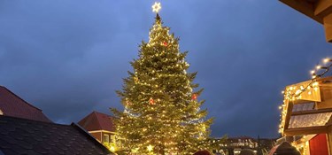 Snart tændes julelysene over hele øen