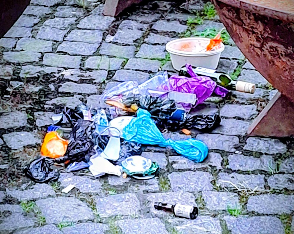 Råddenskab - Rotna - Rønne Råddenskab - Rotna - Rønne