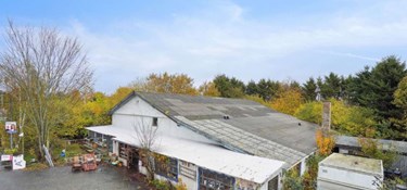 Halvdelen af Olsker Antik er solgt