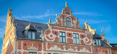 Kom med indenfor i Simon Madsens bolig: 'Det er en tidslomme'