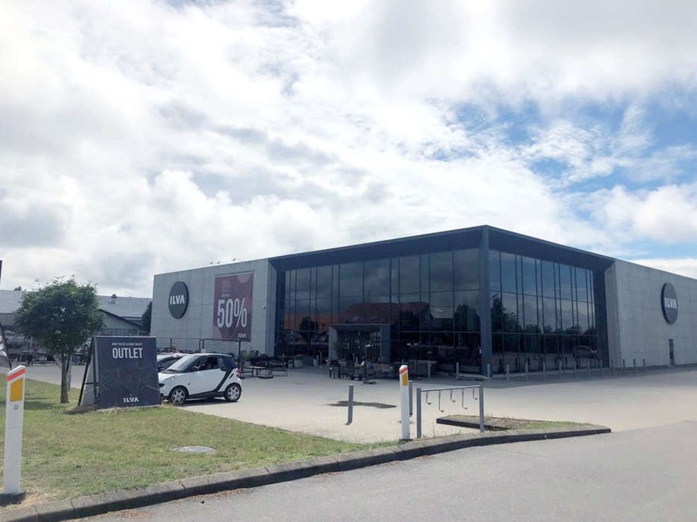 Mbelkde politianmeldt for omfattende overtrdelser