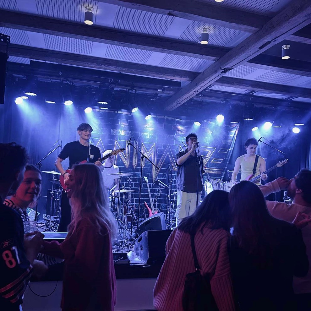 Lokalt rockband spillede i Raschs Pakhuz Lokalt rockband spillede i Raschs Pakhuz