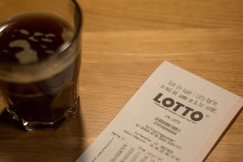 Lotto-millionr inviterer konen p romantisk ferie