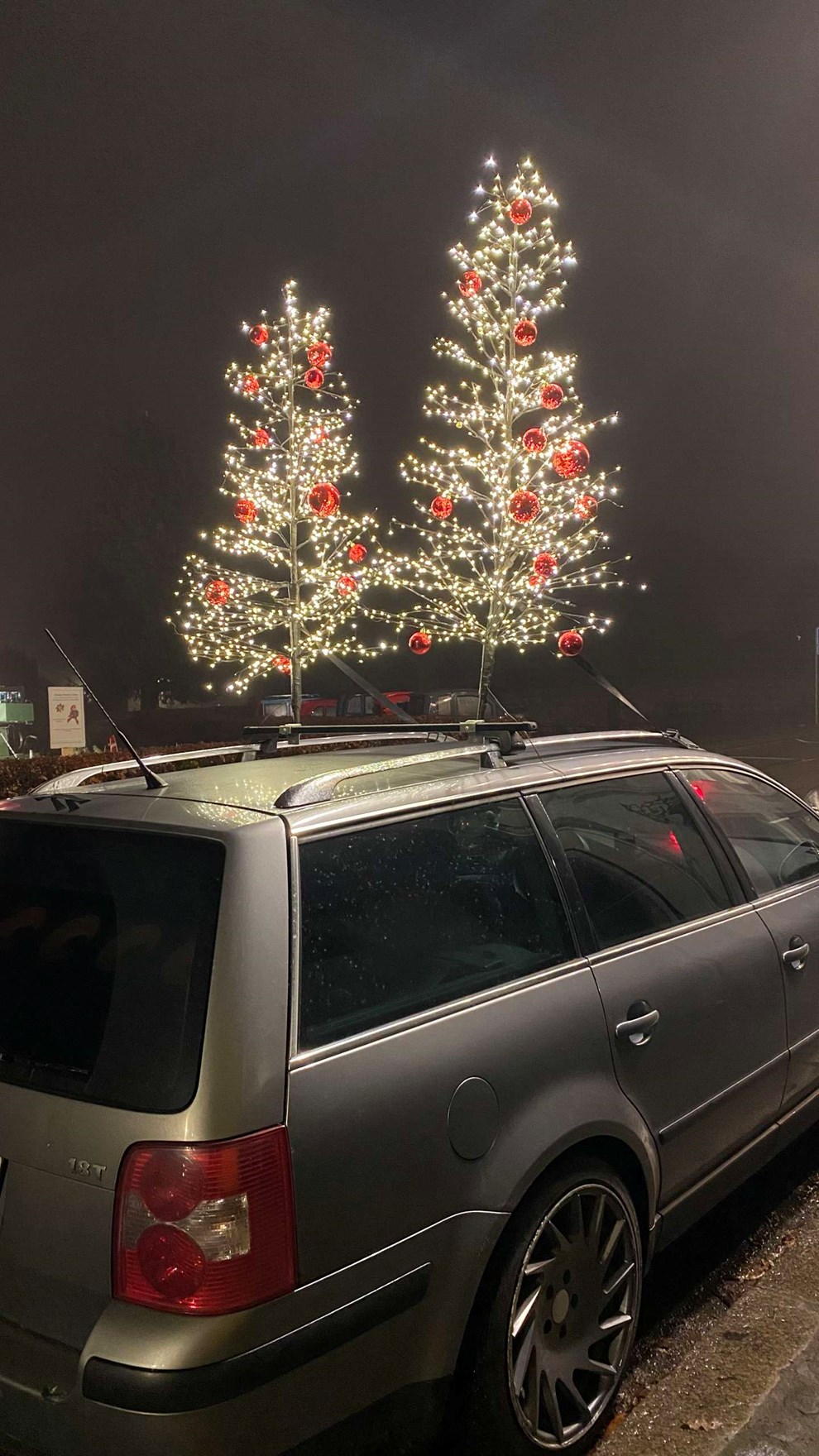 Dagens billede: Julebil i Aakirkeby Dagens billede: Julebil i Aakirkeby