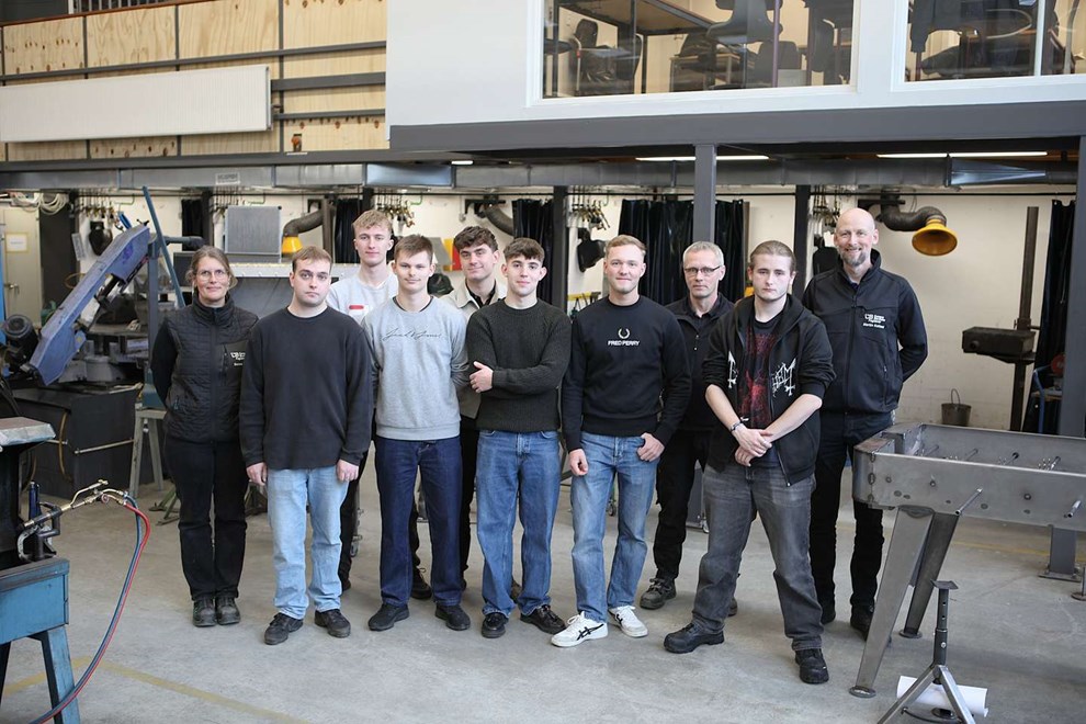 Syv smede består svendeprøve Syv smede består svendeprøve