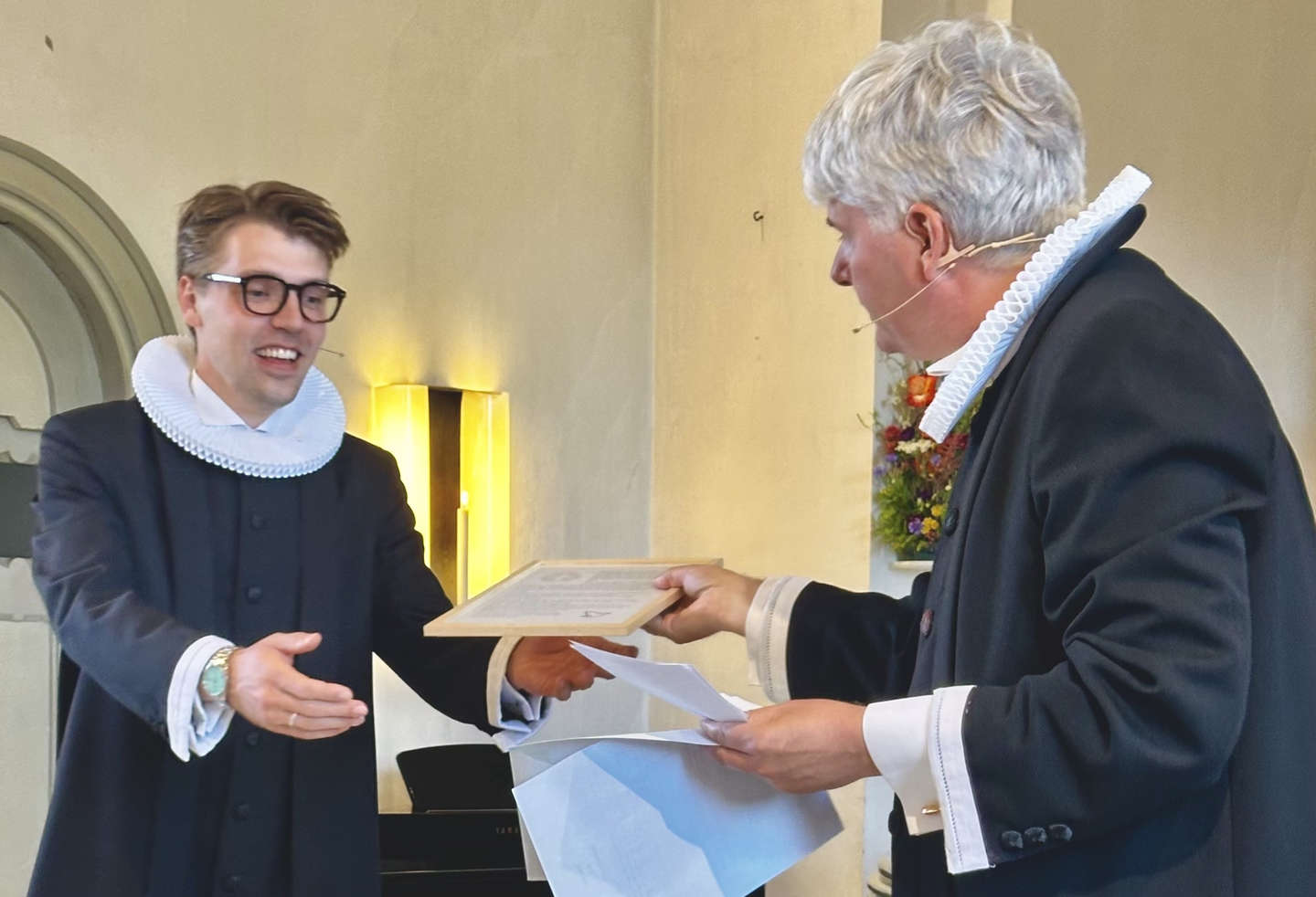 Vi stod nu der p� torvet og sugede det hele til os