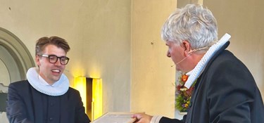 Vi stod nu der på torvet og sugede det hele til os