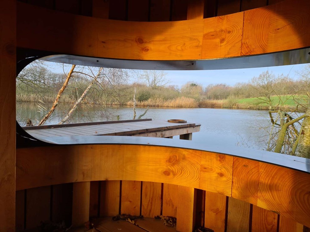 Dagens billede: I ly ved s�en i Klemensker