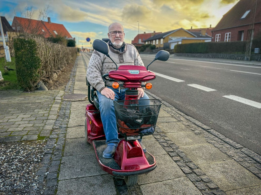 Scooteren hjælper 90-årige Jørgen hver dag: 'Det er herligt at komme ud' Scooteren hjælper 90-årige Jørgen hver dag: 'Det er herligt at komme ud'
