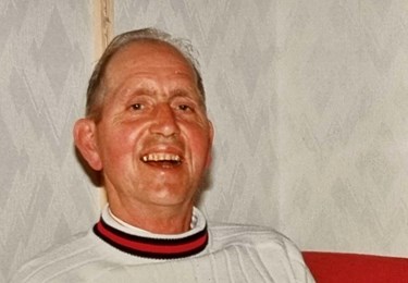 Boede i barndomshjemmet til sin d�d