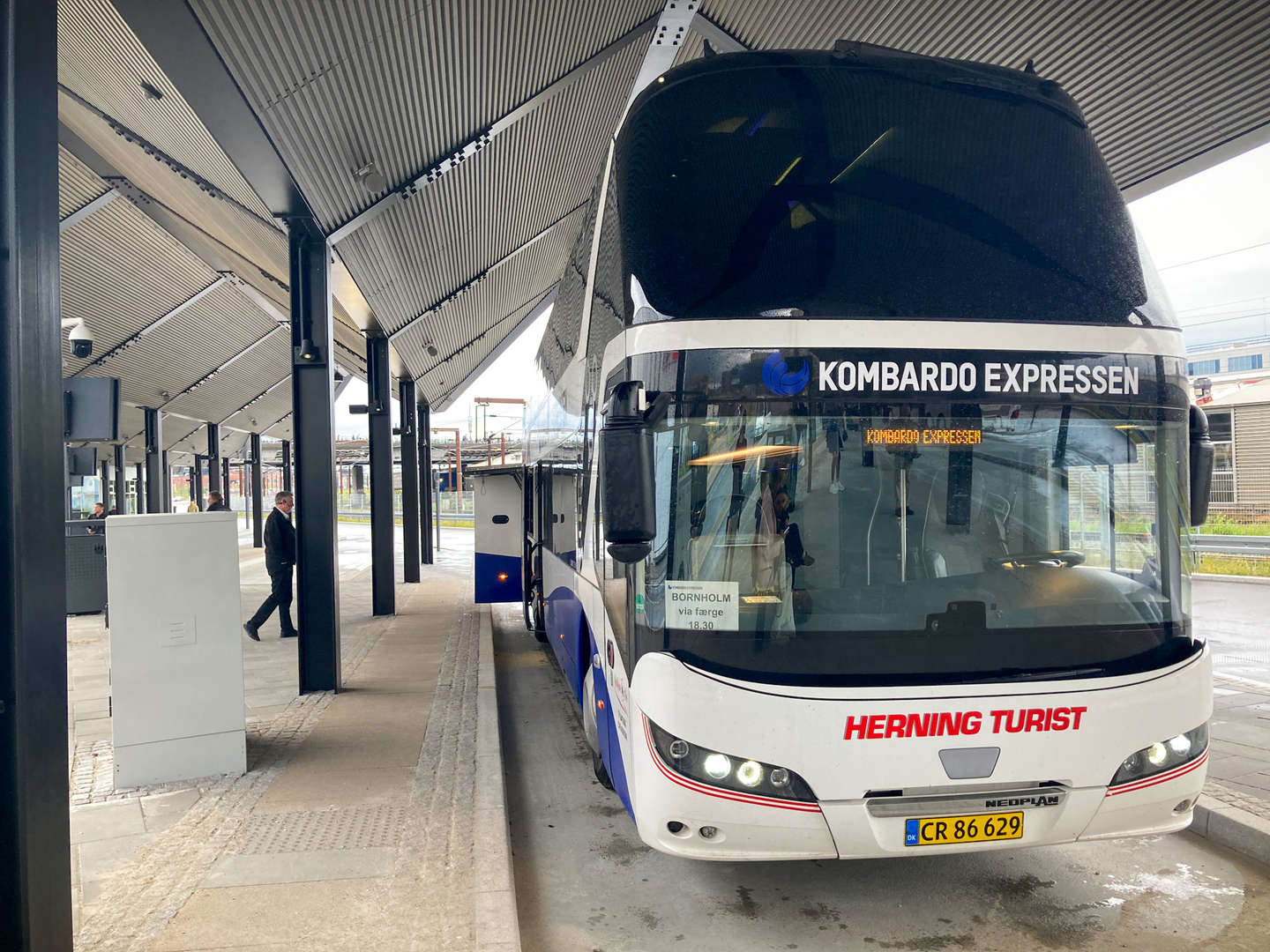 67 fork�lede kroner for fire timers ventetid