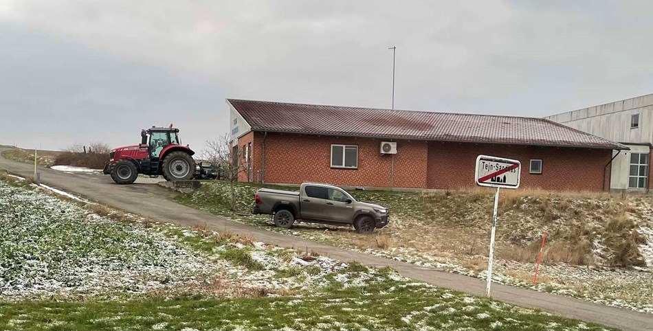 Landmand s�rgede for, at Tejn fik vand tilbage i hanerne
