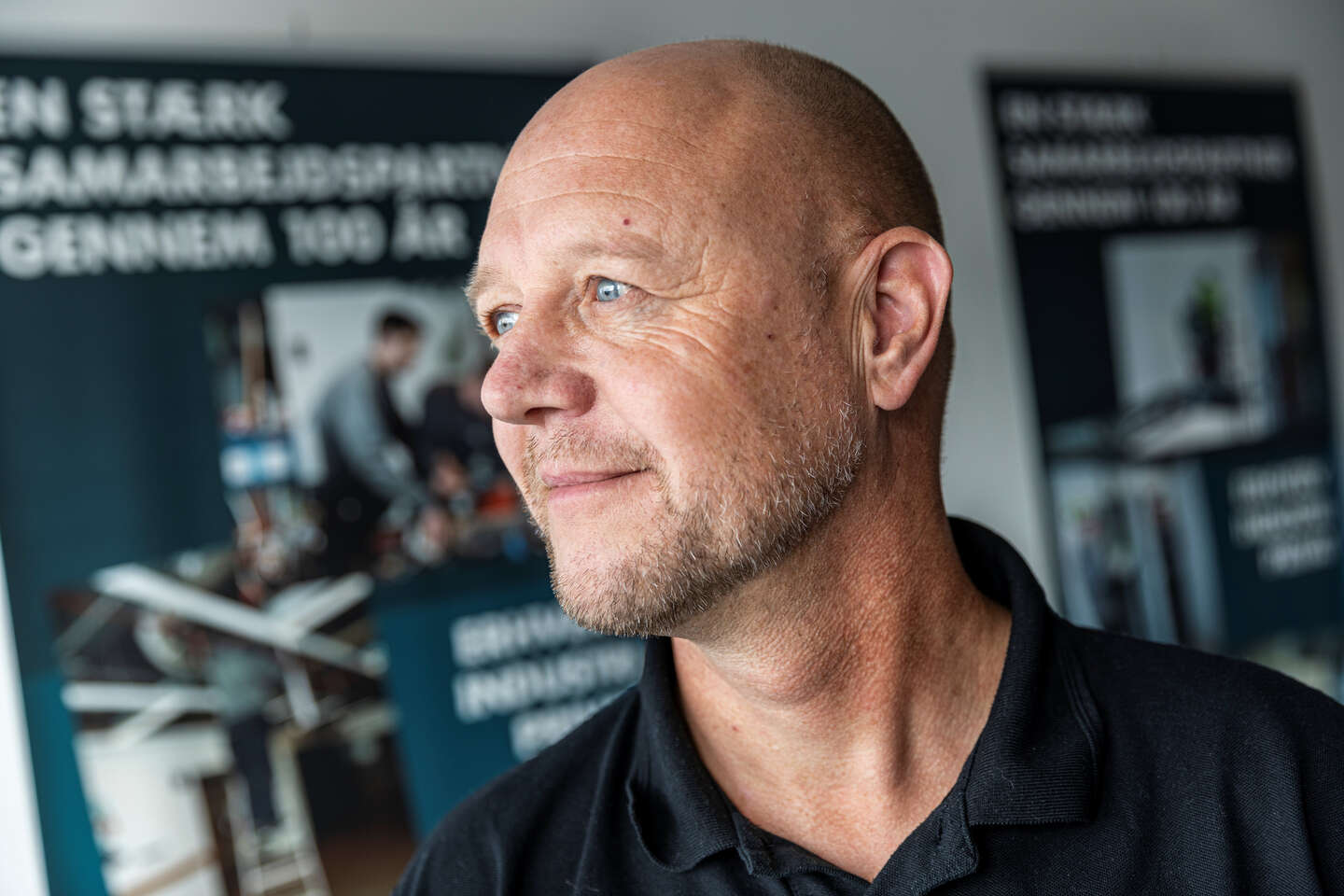 Trods nedbrud: Folk holder sig fra det