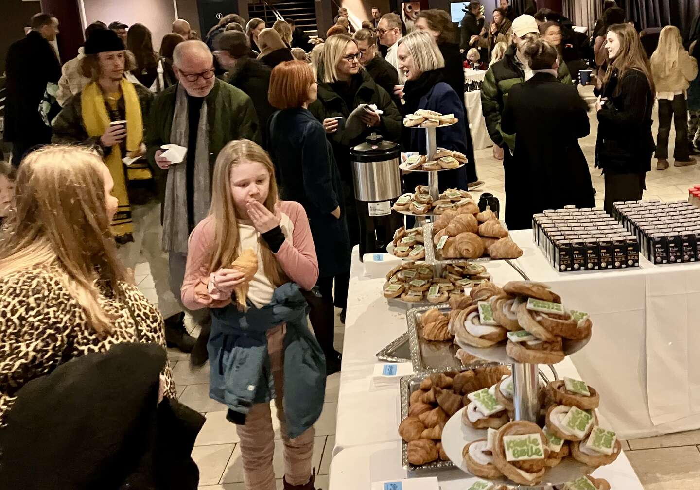 Der blev budt på stor morgenbuffet.
