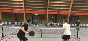 24 deltog i socialt pickleball-stævne