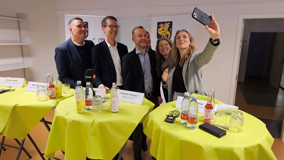 Feststemning p� r�dhuset