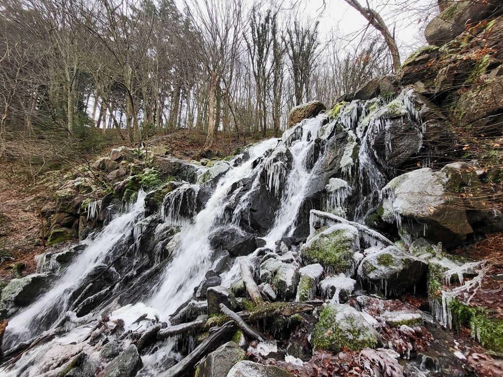 Dagens billede: D�ndalen-vandfald med masser af vand