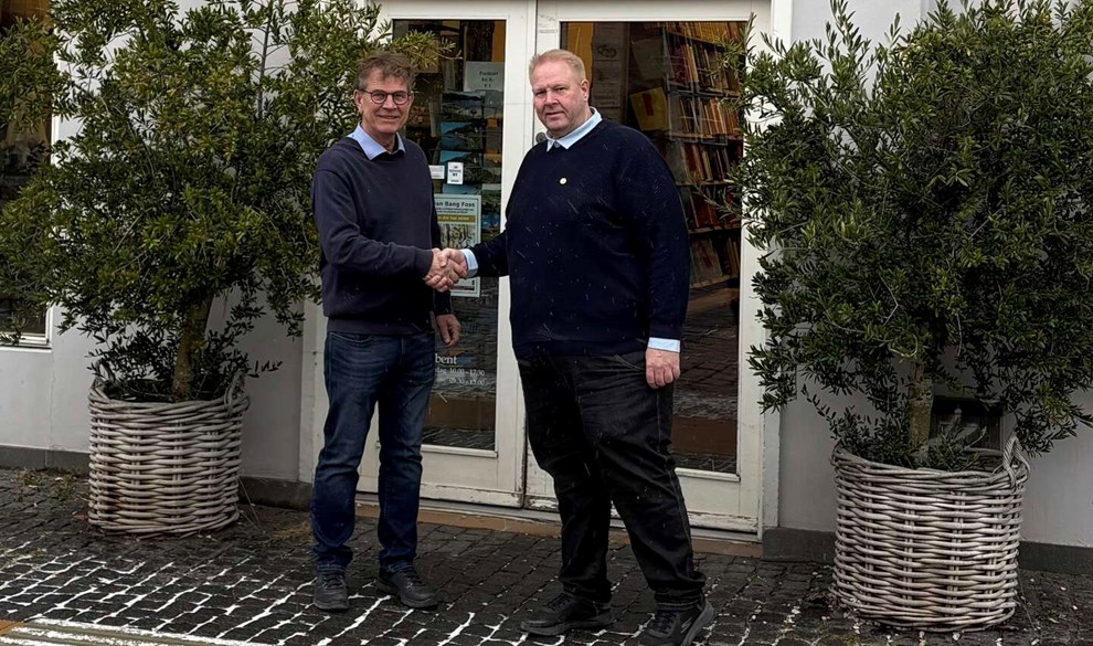 Fannikke overdrager en del af forretningen