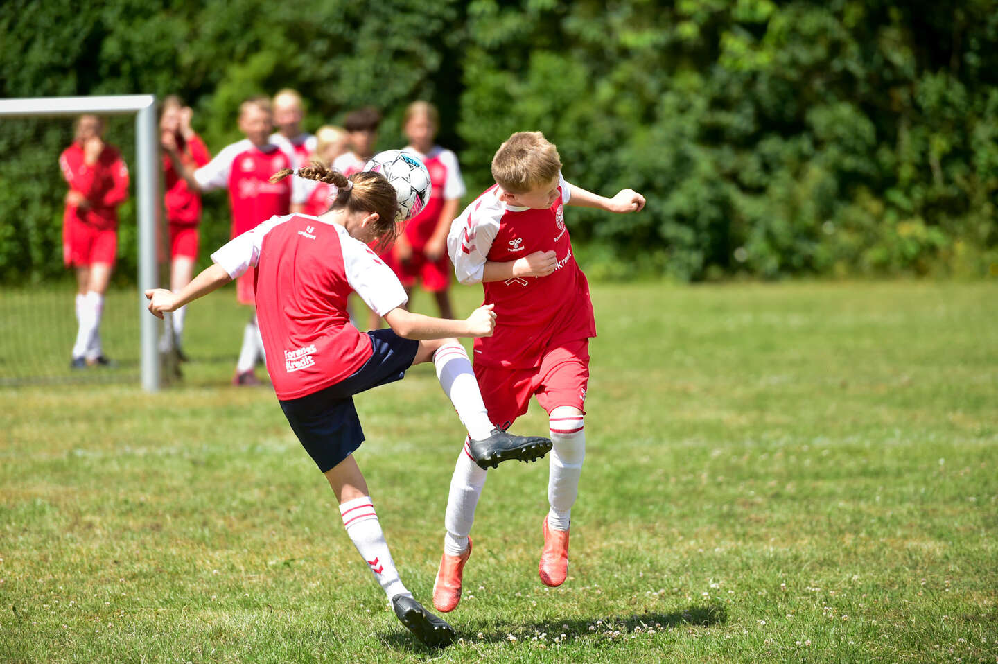 De voksne skal skrue ned for stemmerne