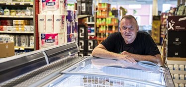 Bidrager ikke: 'De lever bare godt på det'