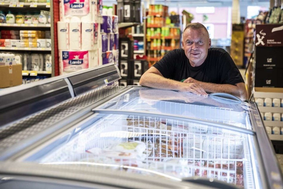 Bidrager ikke: 'De lever bare godt p� det'