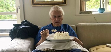 Lagkage og billedlotteri i Holkadalen