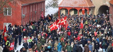 Kæmpe demonstration: Holger samlede bilen med bornholmere