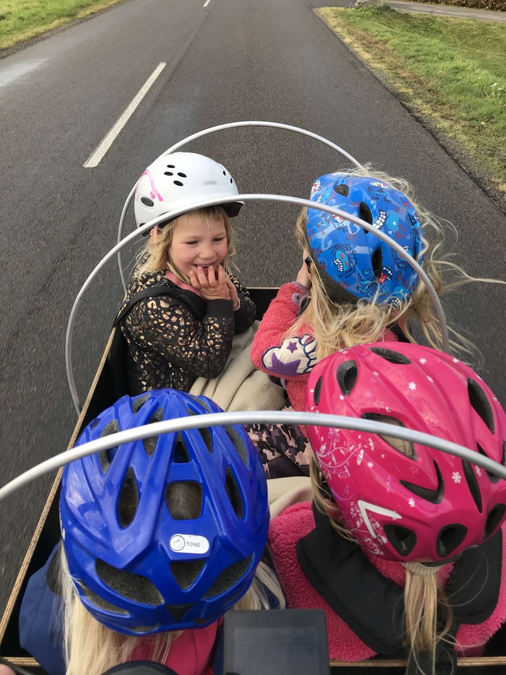 Ladcykel bringer b�rn t�ttere p� naturen