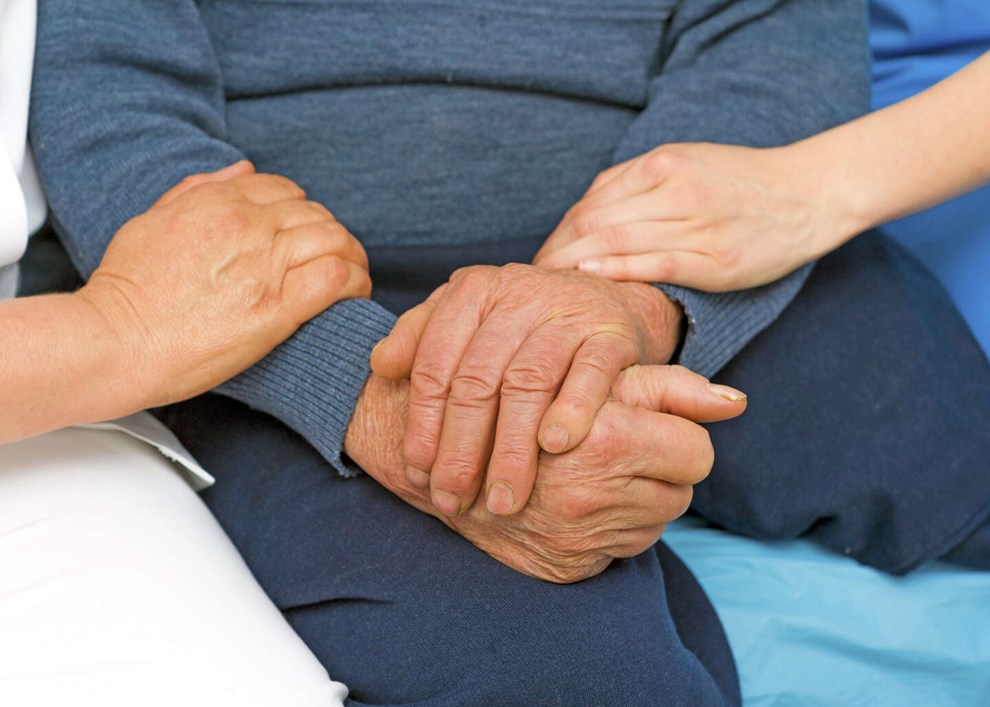 Alzheimers slider p� familien: 'Man forsvinder i sygdommen'