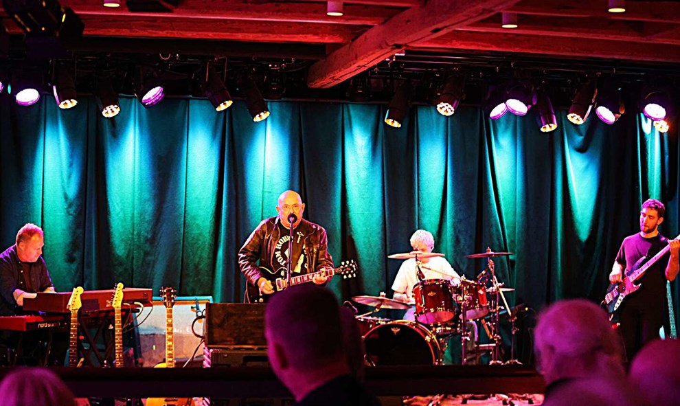 Malurt og andet i b�geret l�rdag aften