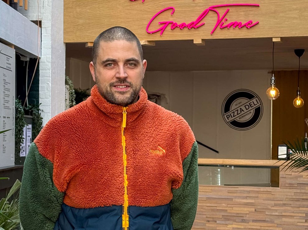 Forlader lokalet, hvor det startede: 'Vildt, at det g�r s� godt'