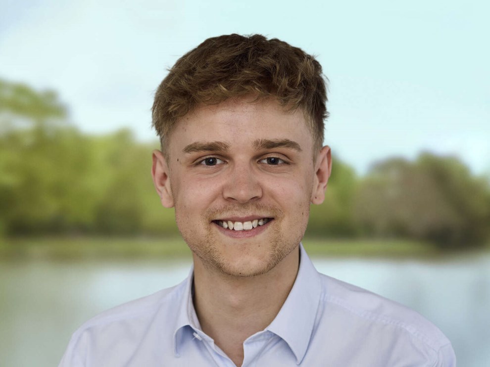 Specielt at se sig selv h�nge i lygtep�lene