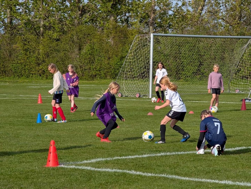 F�llestr�ning skal samle fodboldpiger p� Bornholm