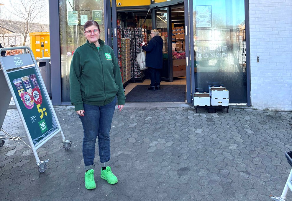 Unge i frontlinjen: Kundernes frustration rammer kassen Unge i frontlinjen: Kundernes frustration rammer kassen