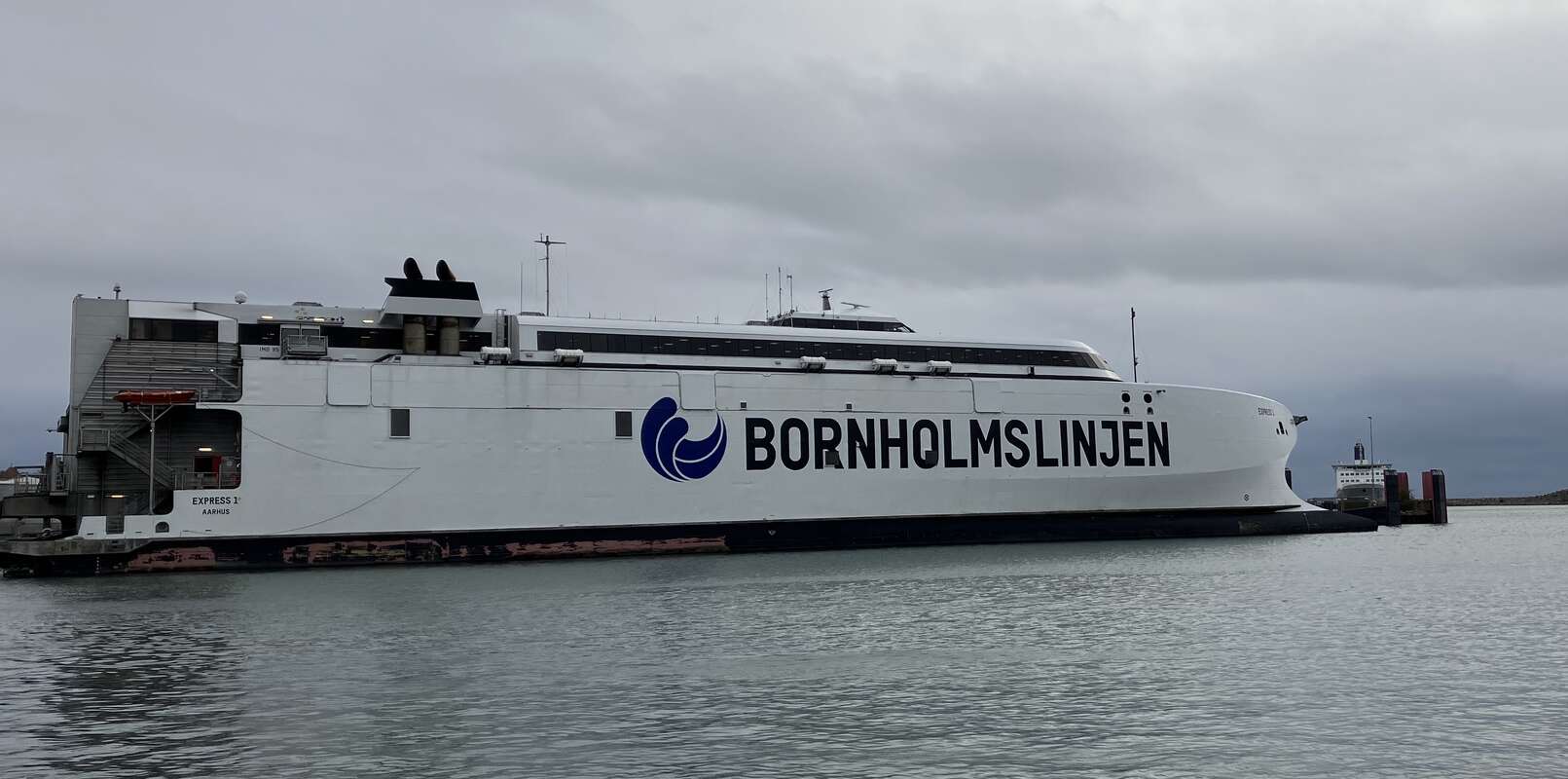 'Statslig sp�ndetr�je': H�rd kritik af f�rgekontrakt