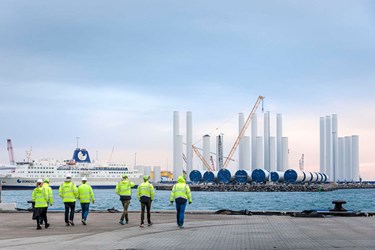 Gravgaard: R�nne Havn b�r investere i sig selv 