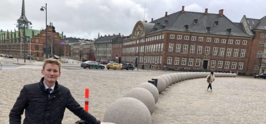 Lykkelig Kofod puster ud