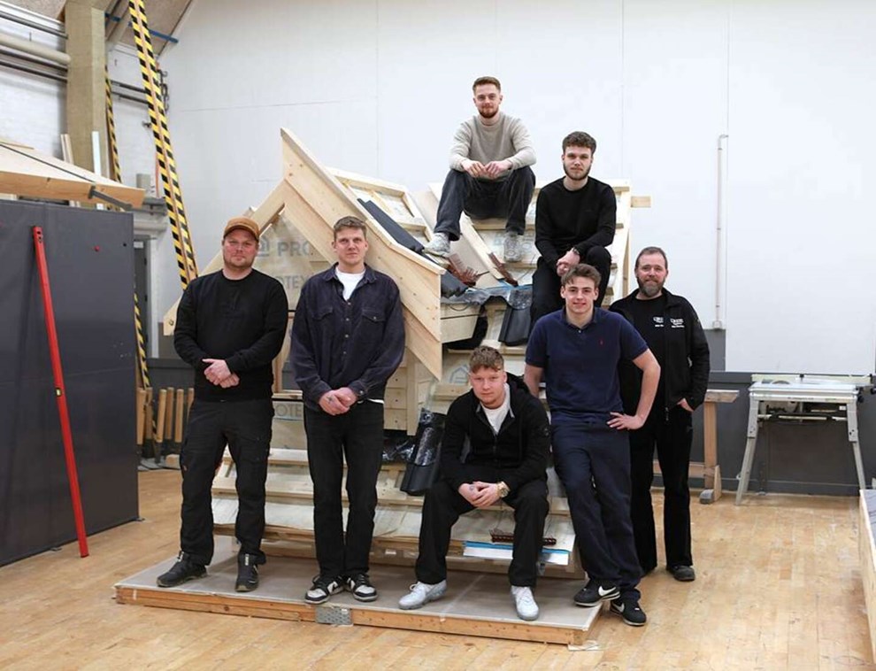 Seks nye tømrersvende bliver færdige Seks nye tømrersvende bliver færdige