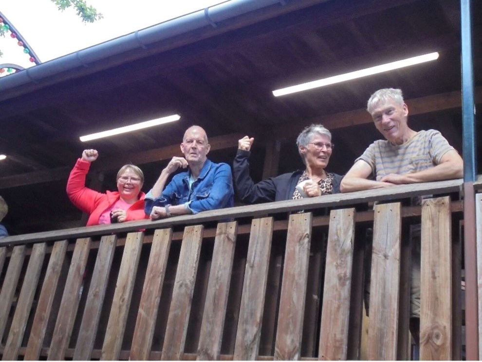 Fejrer 20 �rs f�llesskab