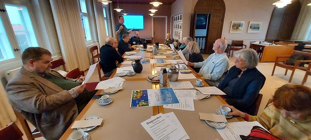 Venskabs�er rykker t�ttere sammen