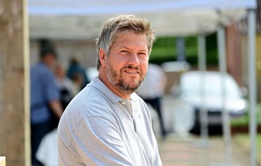 H�bet lever i kriseramte Pedersker: Denne vej skal pr�ves