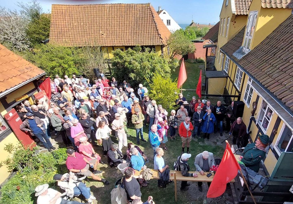 En gang om �ret hejser vi det r�de flag 