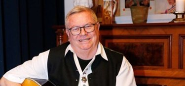 Peter Vesth runder skarpt hjørne: ’Jeg skal kun tænke på at synge og være glad’