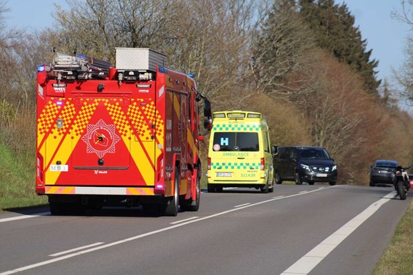 Blev ramt af d�dyr - holdt sig p� motorcyklen